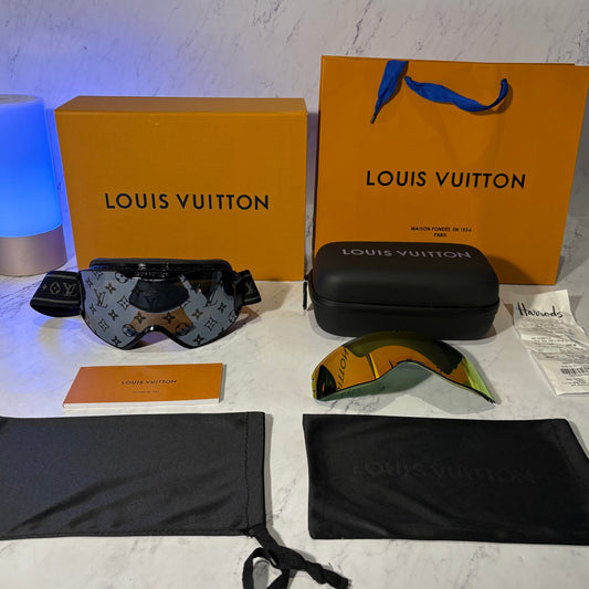LV SKI GOGGLES