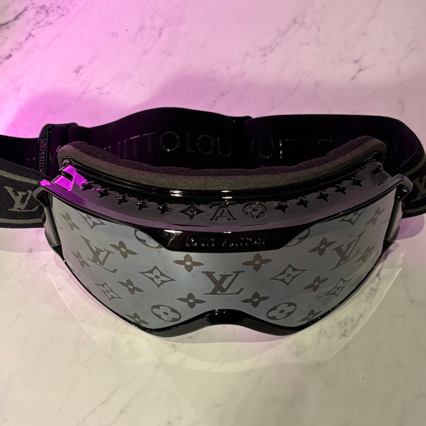 LV SKI GOGGLES